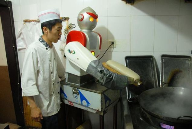 Video iCub, Piccolo Robot a Italia's Got Talent